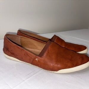 FRYE Melanie Slip-On Leather Shoe size 9 - GREAT condition!